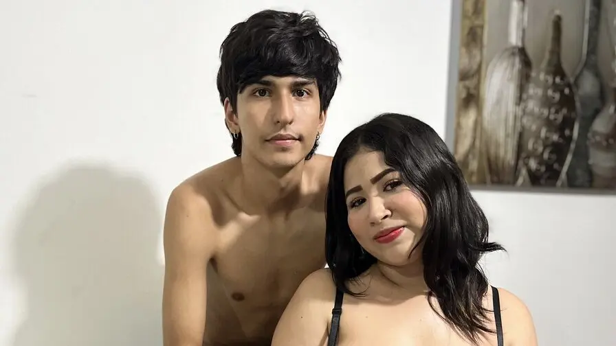 SalomeAndTiago's Sex ChatRoom